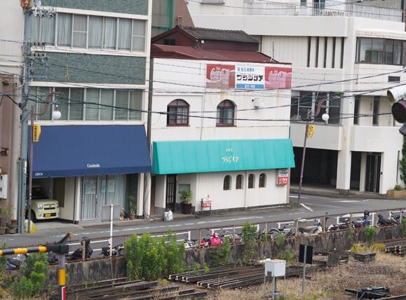 純喫茶ブラジリア・外観遠くから全景