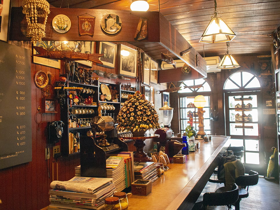 西田辺・チケ】レコードでタンゴの名曲が聴けるコーヒー専門店｜喫茶の