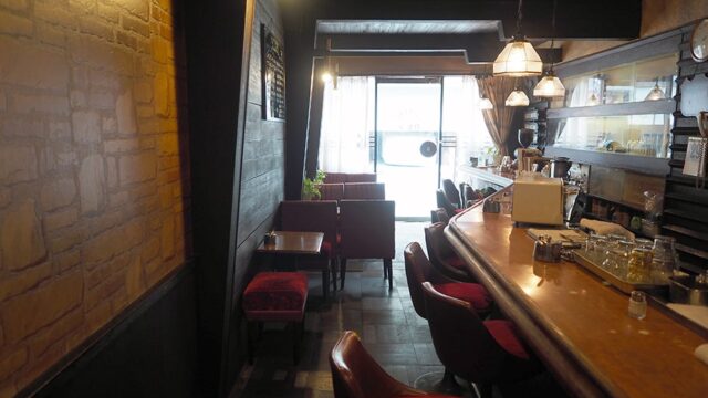 珈琲屋ロビン・店内全景