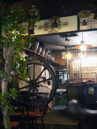 ポパイ喫茶店のカウンター