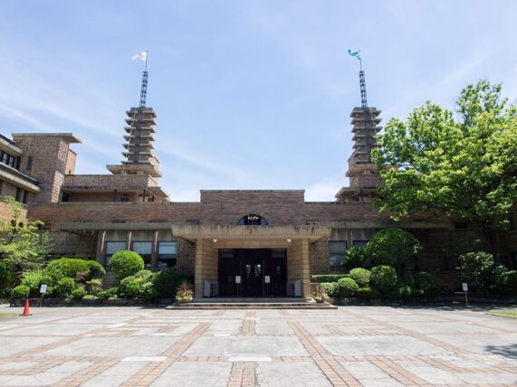 甲子園会館・外観正面