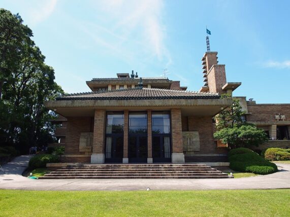 甲子園会館・南ファサード