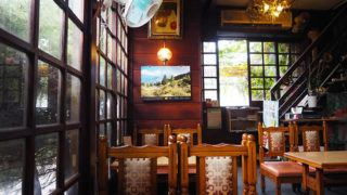喫茶スイスの店内