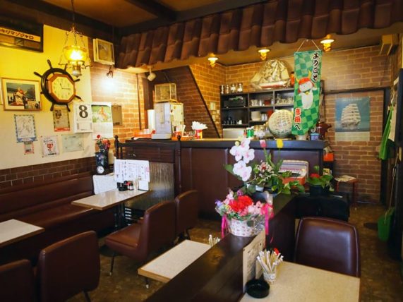 彦根・帆船の店内