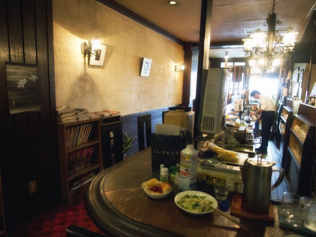 f:id:Kotori_fresh:20180428210809j:plain UCCカフェメルカード彦根店・店内1