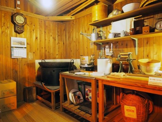 カップヌードルミュージアム池田_研究小屋内