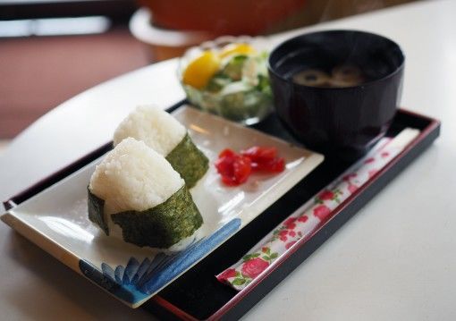 日東紅茶ティーパーラー・おにぎり