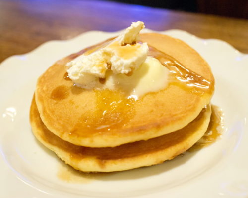 琥珀屋珈琲店のホットケーキ