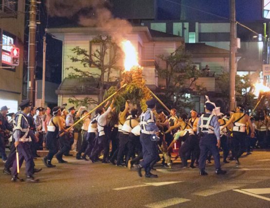 がんがら火祭り