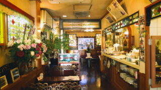 喫茶ラテンの店内