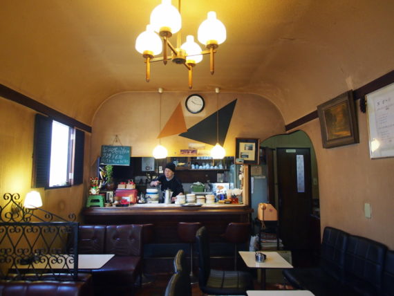 喫茶サンシャインの店内全景