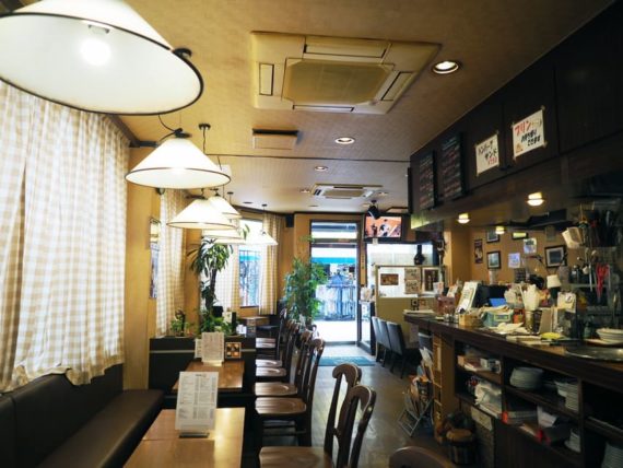喫茶タマイチ・店内奥から