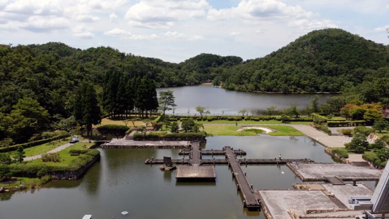 2階から見た庭園