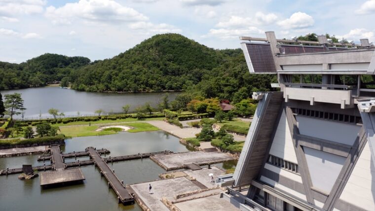 京都国際会館・2階から見た庭園