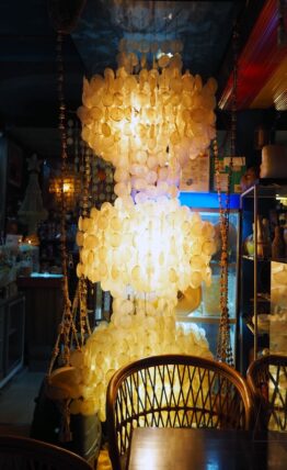 洋酒喫茶ロダン・貝の照明