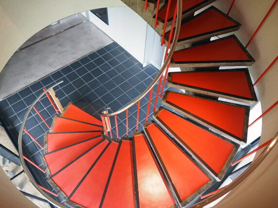 津山文化センター・展示塔の階段