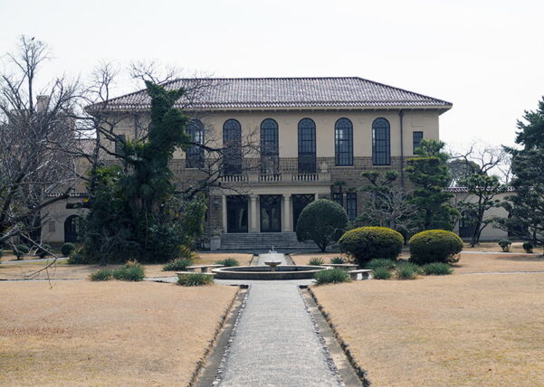 神戸女学院・図書館外観